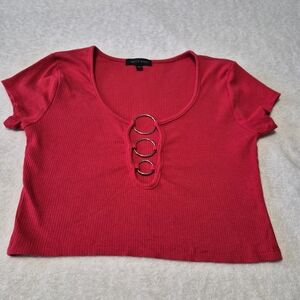 Chic Red Ring Accent Crop Top